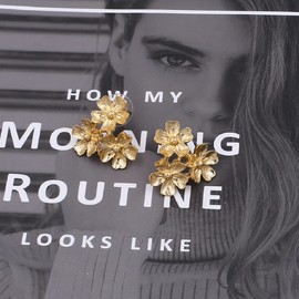 Flower Earrings for Women, Cute Flower Plumeria Earrings for Girls, Gold Flower Clusters Stud Earrings Hypoallergenic, Golden Hawaiian Flower Earrings Studs, Flower Floral Petal Bohemian Earrings, Flower Jewelry Gifts Funny Earrings