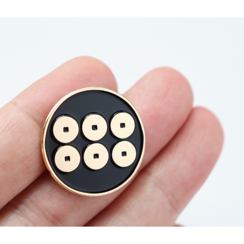 6 Bunsen Pin Badge Designed with Family Crest of Sengoku