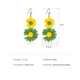 XIALV Cute Boho Daisy Flowers Hanging Earrings for Women Fashion Exquisite Jewelry Gift (Yellow and green)