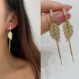 Wendalern Gold Long Chain Earrings Boho Gold Leaf Dangle Drop Stud Earrings Long Tassel Linear Earrings Bridesmaid Wedding Earrings Jewellery for Women and Girls