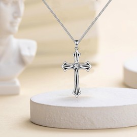 Jnrbecm Cross Necklace for Men Stainless Steels Cross Pendant Celtic Knot Cross Necklace Faith Jewelry Christian Gifts for Women Religious Gifts for Men Christmas Gift for Father Son Brother Husband