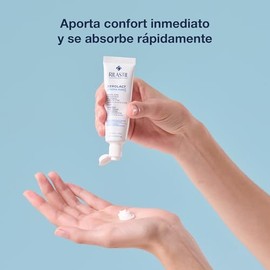 Rilastil Xerolact Crema De Manos 30 Ml Crema de manos nutritiva y reparadora con 20% de Manteca de Karité. Hidrata, nutre y repara la piel