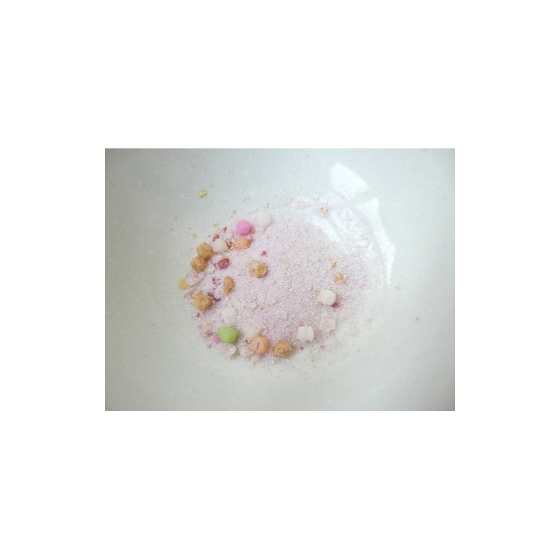 Umekomachi Plum Tea with Gold Leaf 0.8 oz (24 g)