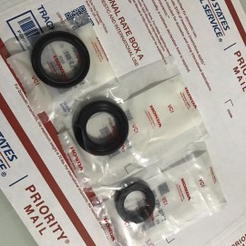 Honda GENUINE Honda V6 J35 manual transmission input shaft seal and axle seal set