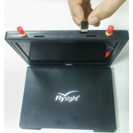 Flysight Black Pearl RC801 FPV Monitor with DVR 5.8Ghz 40CH 7" HD Screen Diversity Receiver 1024x600 Monitor with Integrated Battery and Sunshade Hood for DJI Phantom (RPSMA ANT)