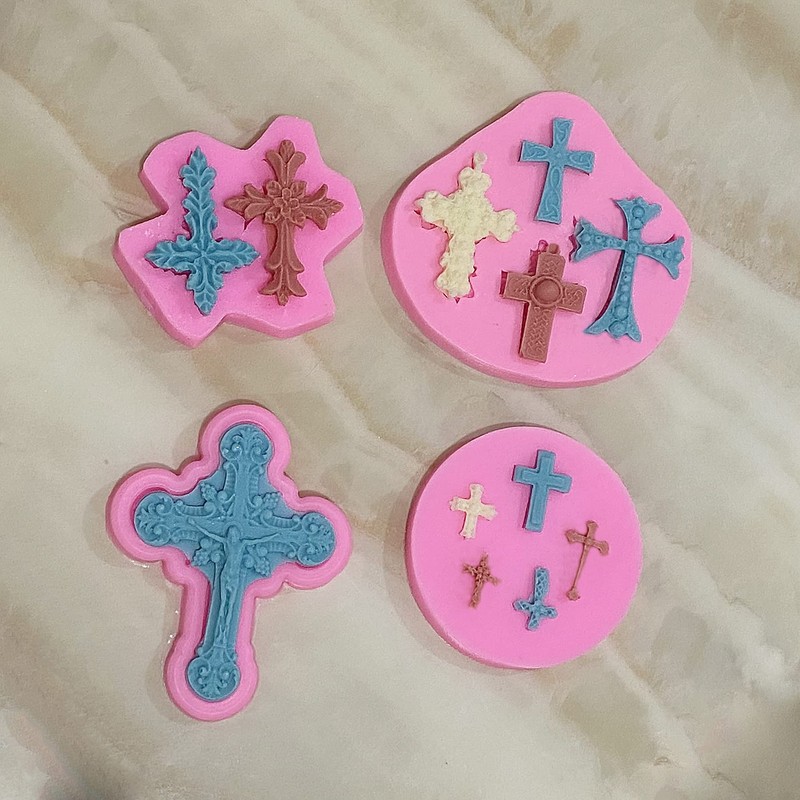 zYoung 4 Pcs Small Chocolate Molds Baptism Cake Decorations Cross
