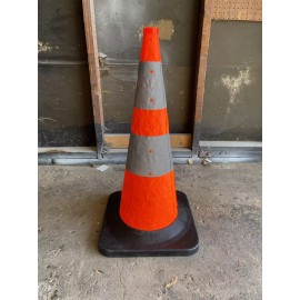 Cortina 30” Collapsible Cone w/ LED light