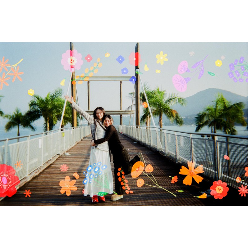 Retocolor Blossom 400 35mm 使い捨てフィルムカメラ 27EXP、ISO400、カラーネガティブフィルム、フォーカスフリー、使いやすい、フラッシュ内蔵、使い捨て (フィルムとバッテリー付属) (BLOSSOM)