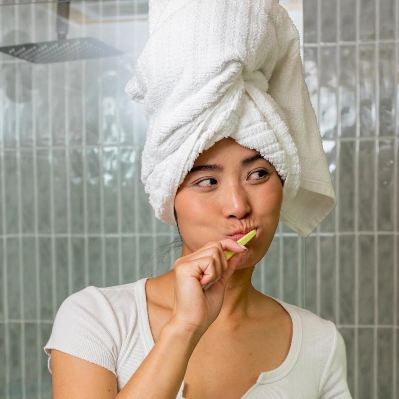 Cocofloss Cocobrush, Ultra-Soft Manual Toothbrush, Dentist-Design