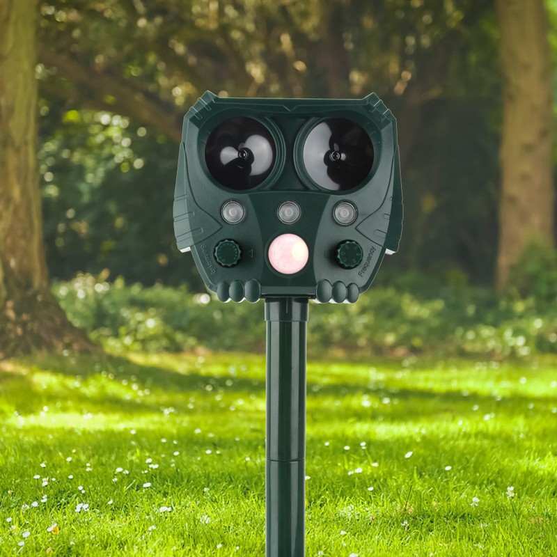 Outdoor USB Rechargeable Solar Power Ultrasonic Animal Repellent Dog Cat