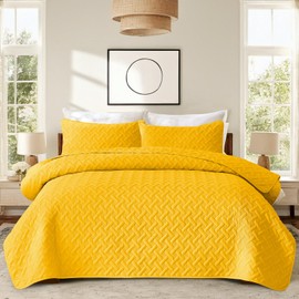 JYHOPE Ultrasonic Reversible Quilt Set with 1 Quilt and 2 Pillow Shams, Soft and Lightweight Coverlet for All Seasons, Water and Stain Resistant Bedspread, King (Yellow,102x90)