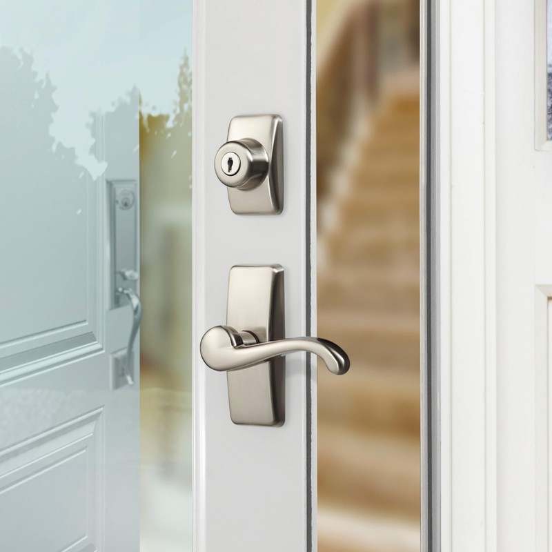 Ideal Security GL Door Lever Set with Keyed Deadbolt Lock