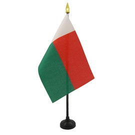 AZ FLAG MADAGASCAR TABLE FLAG 4'' x 6'' - MADAGASCAN DESK FLAG 15 x 10 cm - golden spear top