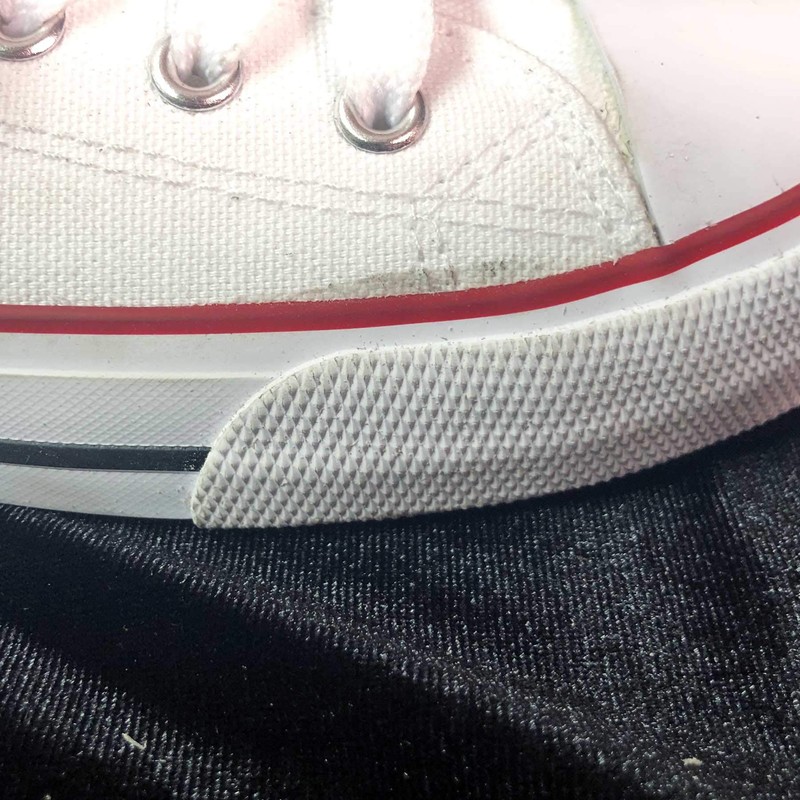 LION Office Products, Inc. RUB-N-CLEAN Canvas Sneaker Cleaning Eraser, 1