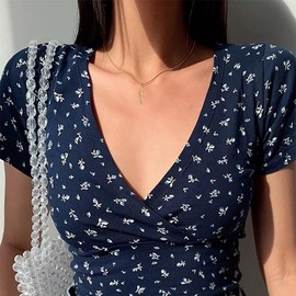 Yreamont Lightning Bolt Necklace for Women Daughter Strength Power Necklace Gold Inspirational Necklace for Women Teen Pendent Necklace Meaningful Necklace for Daughter Sister Good Luck Charms