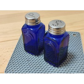 Sunwish homewares Ritadeshop Retro Glass Salt and Pepper Shakers Set (2, Cobalt Blue)