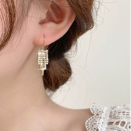 TseenYi Rhinestone Tassel Earrings Boho Crystal Fringe Dangle Earring Gold Rhinestone Chain Drop Earrings Sparkling Bridal Rhinestone Earrings Jewellery for Women and Girls Gifts, Crystal