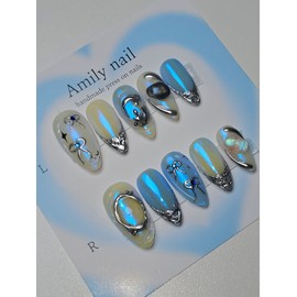 Metallic Aurora [Handmade Nail Tip] Emily Nail - Short Almond / 메탈릭오로라 [수제네일팁] 에밀리네일 - 숏아몬드