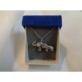 Animal MOTHER ELEPHANT & BABY Stainless Steel Necklace Gift Box New Unused Animal