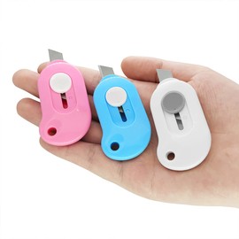 3 Pcs Mini Key Utility Knives Small Cute Box Cutter Tiny Keychain Package Opener Portable Retractable Letter Opener for Cutting Plastic Bags Express Unpacking Manual Cutting Paper in the Office Shool