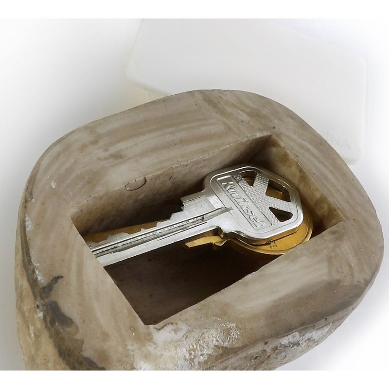 Imitation River Rock Hide-a-Key & Repositionable Vinyl Warning Decal Set