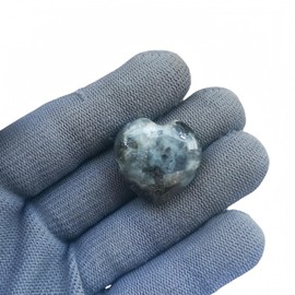 Sunshcat 4 Pcs Natural Black Labradorite Pocket Palm Thumb Crystal Heart Love Worry Stones,1 Inches Reiki Balancing Crystal and Healing Stones