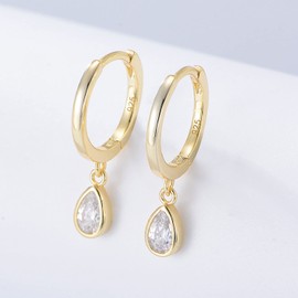 18K Gold Plated 925 Sterling Sliver Huggie Hoop Earrings for Women Ladies Girl Dangle Drop Earrings Cubic Zirconia Gift for Women Mother Dainty Gold Star Earrings (PS-D-STAR)