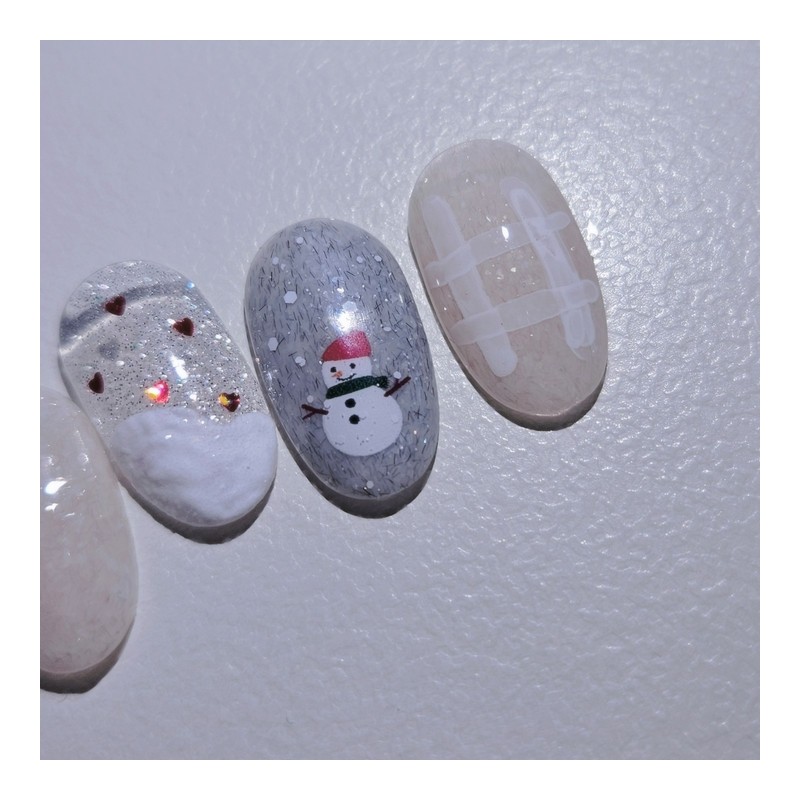 Snow Village Handmade Nail Tips - Almond Midi / 스노우