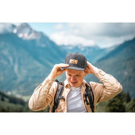 Jumping Bird Adults’ Unisex Snapback Cap, Adjustable High-Quality Stylish Baseball Cap As An Accessory For Any Outfit - dark grey