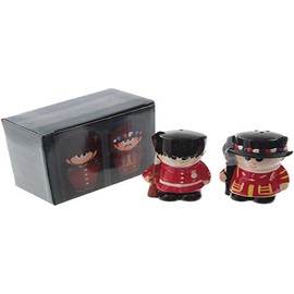 Puckator London Guardsman & Beefeater Ceramic Salt & Pepper Set
