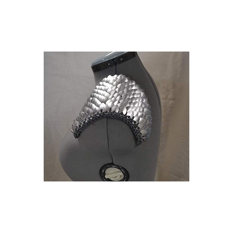 Scale Mail Epaulettes in Knitted Dragonhide Armor - Silver