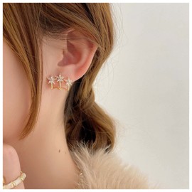 Allereya Vintage Crystal Star Claw Earrings Claw Stud Earrings Sparkling Flower Needle Claw Earrings Luxury Huggie Illusion Earrings Jewellery for Women and Girls