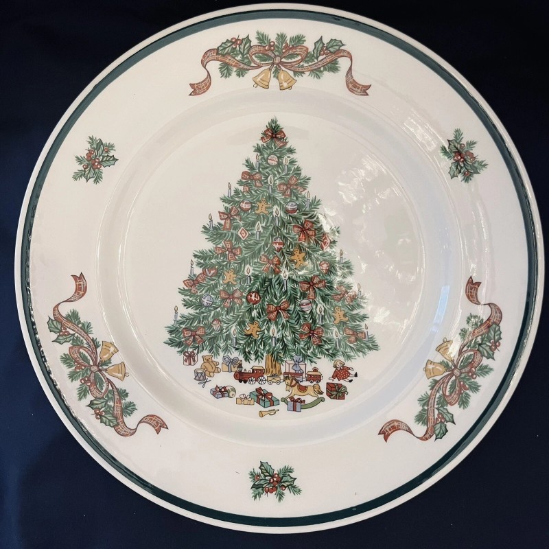 Johnson Bros Victorian Christmas Dinner Plate, Cup & Saucer Set