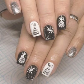 24Pcs Christmas Press on Nails Short Fake Nails Black White Acrylic Nails Xmas Tree Bell Glitter Silver Square Nails Snowflake Glue on Nails Winter False Nails Christmas Artificial Nails for Women