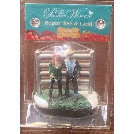 The Pioneer Woman Ropin' Ree & Ladd Special Holiday Edition Figures New Sealed