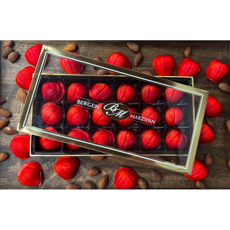 Bergen marzipan 18 piece Gift Box Strawberry Shape Marzipan