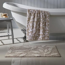 Dreams & Drapes - Natural Leaf Bath Mat (50 x 80cm) - 100% Cotton - Soft Touch - Natural Absorbent Bath Mat - Botanical Floral Bathroom Mat in Cream - Light Taupe Bathroom Mat - Bathroom Accessory