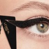 Delineador Líquido L´Oréal Superliner Flash Cat Eyeliner Ub Color Negro