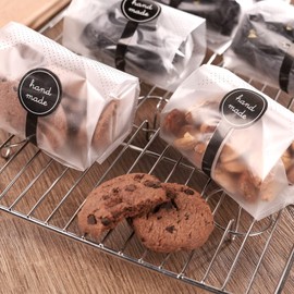 YunKo Cookie Bags for Gift Giving Clear Cellophane Treat Bags for Favors Mini Loaf, Bundt Cake, Hot Cocoa Bomb Packaging With Stickers(100PACK, Black Dot)