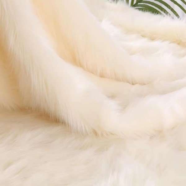 STOFFBOOK Soft Faux Fur Highland Cow Long Hair Fur Wind