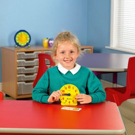 Learning Resources Big Time Student Clock - Reloj Estudiantil - Ideal para mayores de 5 años - Incluye soporte extraíble y guía de actividades