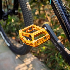 GEWAGE MTB Pedals Bicycle Pedals Set - Flat Pedals for Mountain Bike & Gravel Bike, Non-Slip & Durable, Aluminium Alloy, CNC Machined, 9/16 Inch Axle, Easy Installation (Gold)