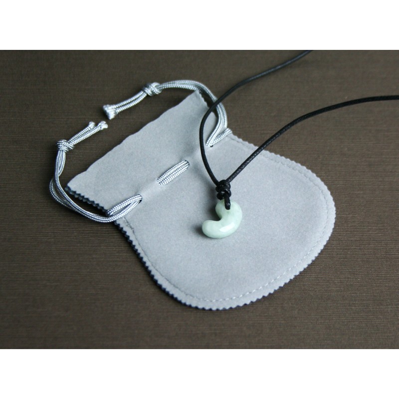 Ancient Magatama Pendant, Jadeite Jadeite Pendant: Approx. 0.7 x 0.5