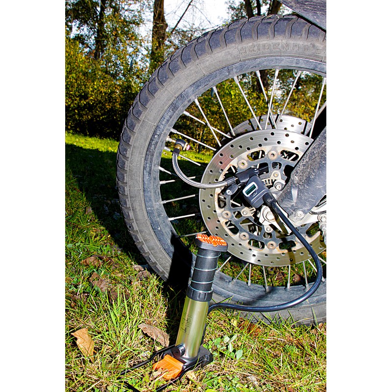 BikersDream 1004D Mini Digital Footpump Black / Violet