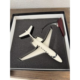 BUSINESS NETJETS  EXECUTIVE DESK MODEL