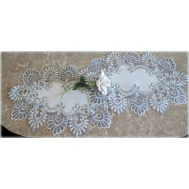Galleria di Giovanni Doilies Silver Gray Lace Set of Two Antique White Oval Dresser Scarf