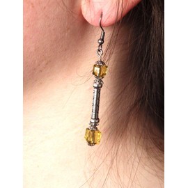 Ohrhänger aus gelbem Glas und Edelstahl