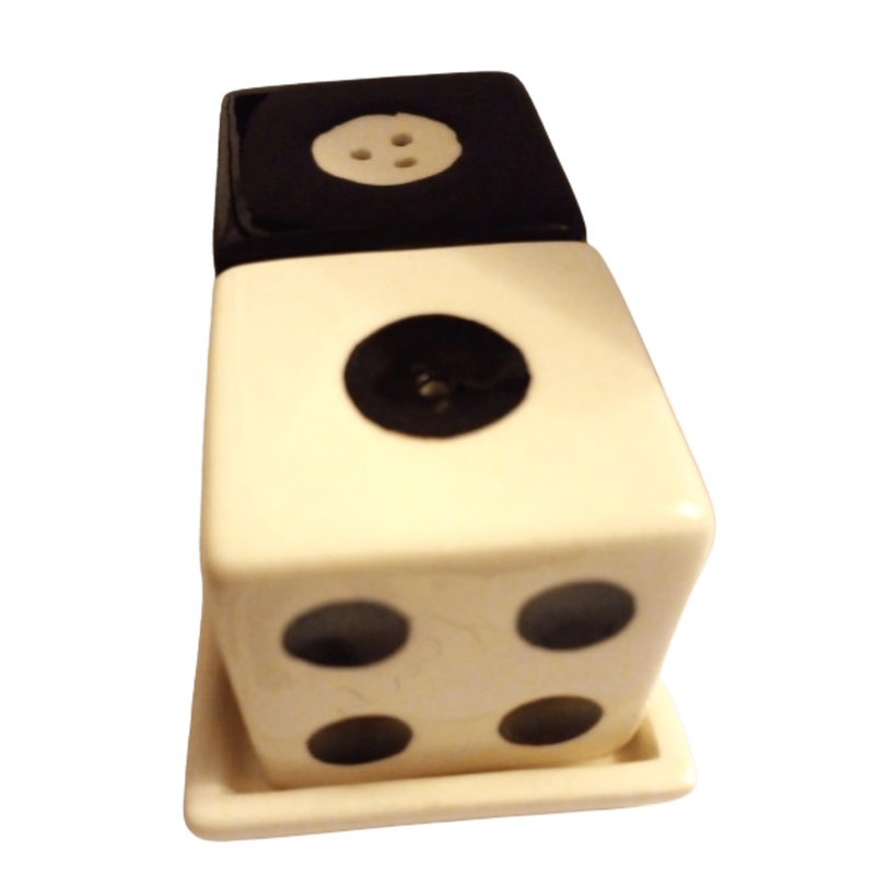Salt and Pepper - dices - incl white dish