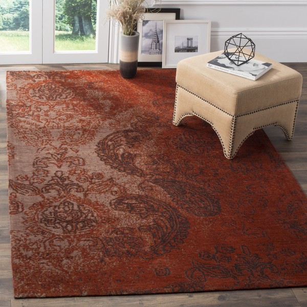Safavieh Classic Vintage Collection CLV222A Distressed Area Rug, 4' x