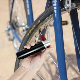 co2 Bike tire inflator,Bike Tire Inflator,CO2 Bike Inflator Kits with 5 * 16g 3/8-24UNF Thread CO2 Cartridges,CO2 Tire Inflation for Mountain and Road Bicycles